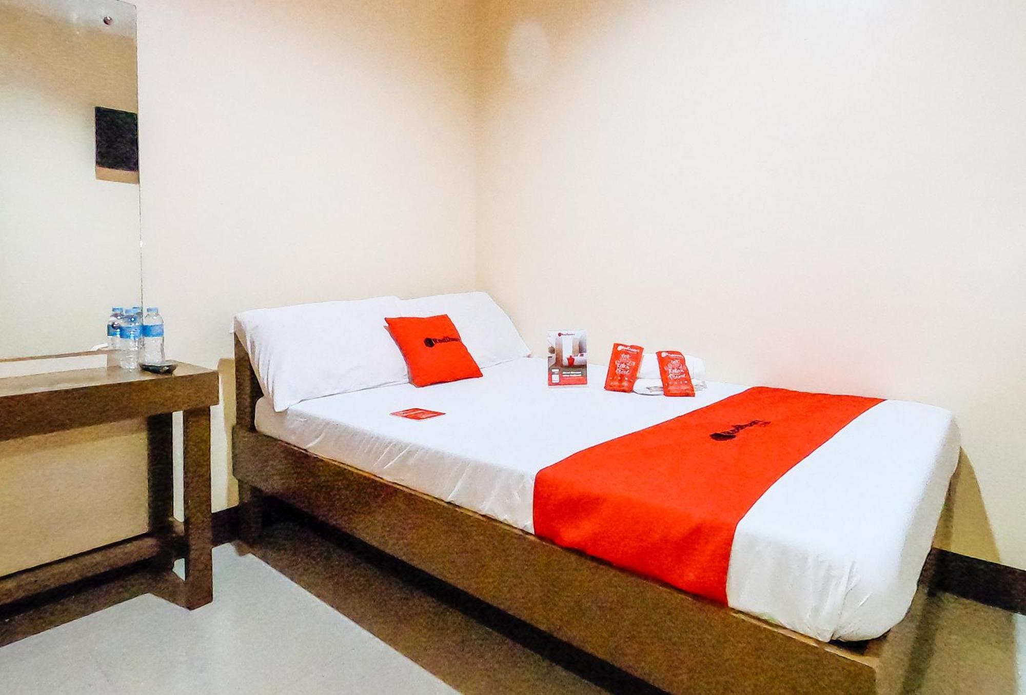 RedDoorz @ Pamaong Street Hotell Tagbilaran Eksteriør bilde